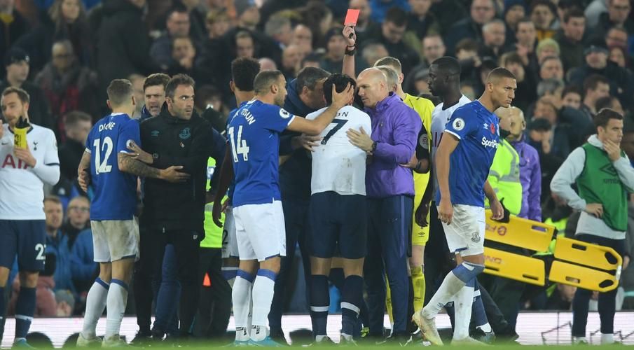 Heung-Min Son stod kvar gråtandes på planen efter att ha sett resultatet av sin tackling Speltips, Betting, Sport, Nyhet, News, Fotboll, Tottenham, Son, Premier League, Gomes